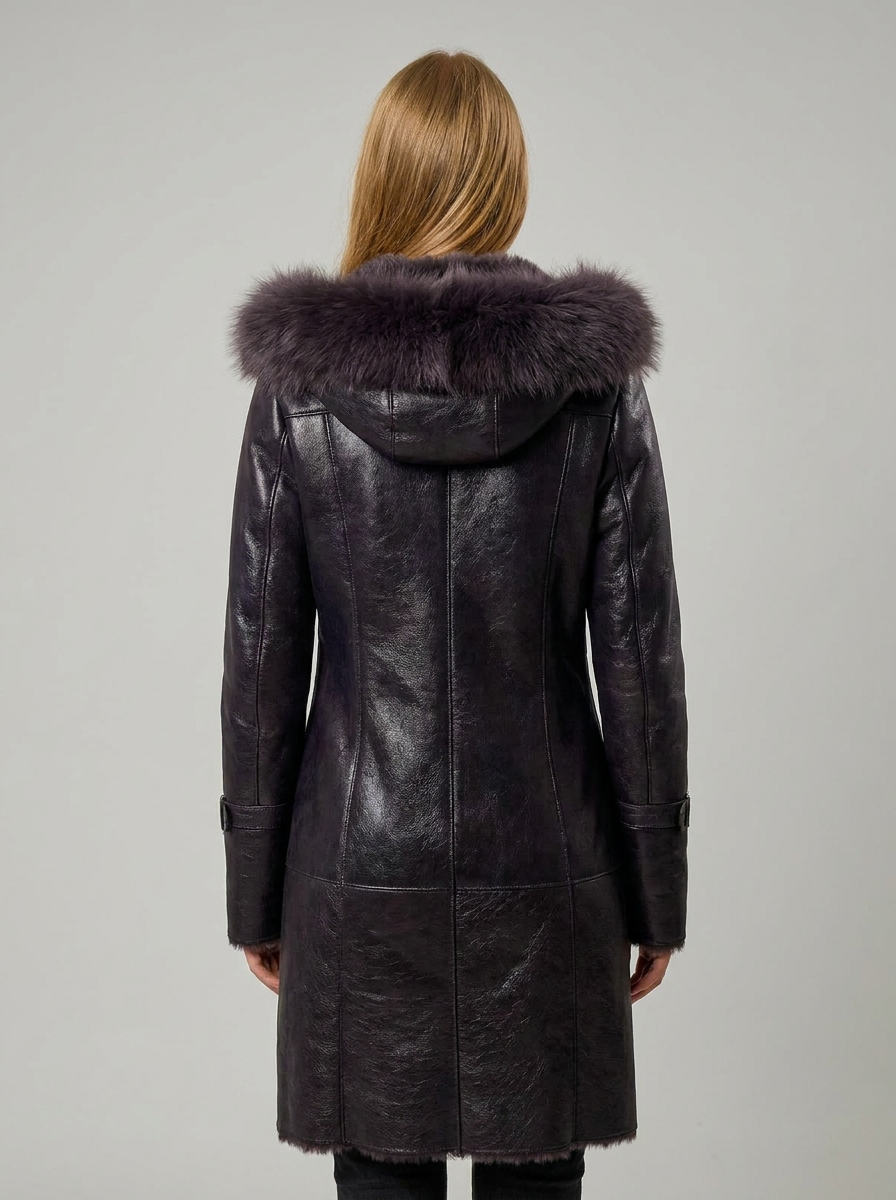 Manteau à Capuche en Peau Laineuse Prune